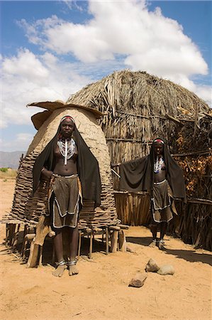 simsearch:841-03674816,k - Ari femmes debout à l'extérieur de la maison, la basse vallée de l'Omo, Ethiopie, Afrique Photographie de stock - Rights-Managed, Code: 841-02917054