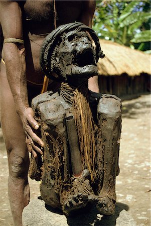 Jawika Mummy, Jawika, Irian Jaya, Island of New Guinea, Indonesia, Southeast Asia, Asia Foto de stock - Con derechos protegidos, Código: 841-02917574