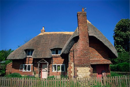 Thatched cottage at Clifton Hampden in Oxfordshire, England, United Kingdom, Europe Stock Photo - Rights-Managed, Code: 841-02917648