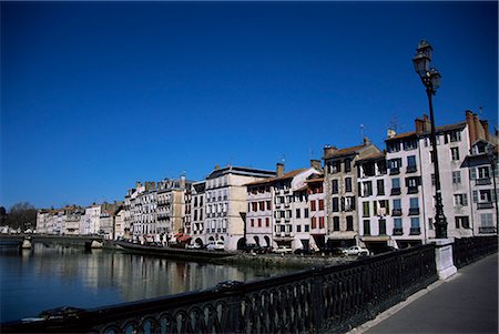 simsearch:841-02992760,k - Bayonne am Fluss Adour, Pays Basque, Aquitaine, Frankreich, Europa Stockbilder - Lizenzpflichtiges, Bildnummer: 841-02917749