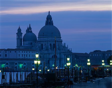 simsearch:841-06032572,k - Santa Maria Della Salute at dusk in Venice, UNESCO World Heritage Site, Veneto, Italy, Europe Foto de stock - Con derechos protegidos, Código: 841-02917800