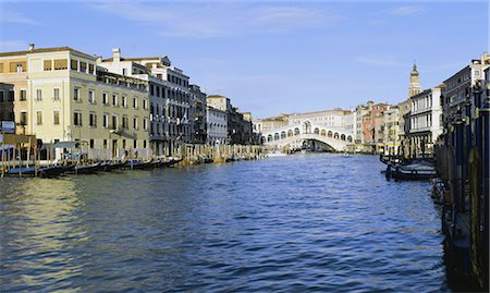 simsearch:841-02920566,k - View along the Grand Canal towards the Rialto Bridge, Venice, UNESCO World Heritage Site, Veneto, Italy, Europe Stock Photo - Rights-Managed, Code: 841-02917879