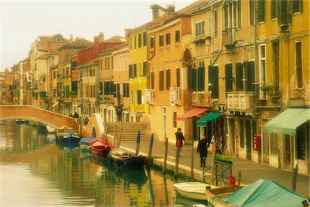 simsearch:841-03061340,k - Houses on canalside, The Ghetto, Venice, Veneto, Italy, Europe Stock Photo - Rights-Managed, Code: 841-02917882