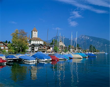 simsearch:841-06344529,k - Boats on the water and the town of Spiez on Lake Thunersee in the Bernese Oberland, Switzerland, Europe Foto de stock - Con derechos protegidos, Código: 841-02918306