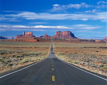 simsearch:841-02915137,k - Route droite en direction de Monument Valley, réserve Navajo, sur la frontière de l'Arizona et l'Utah, aux États-Unis, en Amérique du Nord Photographie de stock - Rights-Managed, Code: 841-02918344