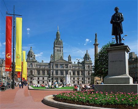 strathclyde - Glasgow Town Hall and monument to Robert Peel, George Square, Glasgow, Strathclyde, Scotland, United Kingdom, Europe Foto de stock - Con derechos protegidos, Código: 841-02918446