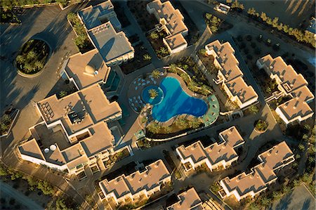 Aerial view from balloon of hotel and swimming pool, Tozeur, Tunisia, North Africa, Africa Foto de stock - Con derechos protegidos, Código: 841-02918695