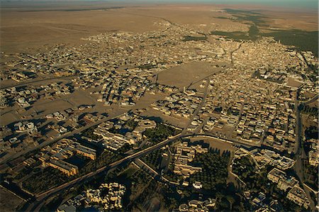 simsearch:841-02918698,k - Aerial view from a balloon of the oasis town of Tozeur, Tunisia, North Africa, Africa Stock Photo - Rights-Managed, Code: 841-02918696