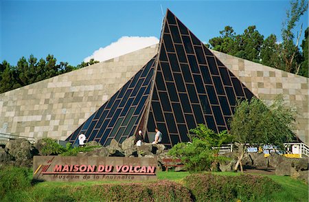 retrouvailles - Maison du Volcan (Musée de volcan), Bourg-Murat, réunion, Afrique Photographie de stock - Rights-Managed, Code: 841-02918729