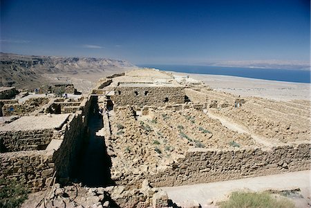 View north to ruins of Northern palace from store rooms lookout, Masada, Masada National Park, UNESCO World Heritage Site, Dead Sea, Israel, Middle East Fotografie stock - Rights-Managed, Codice: 841-02918905