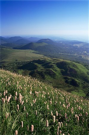 simsearch:841-03030175,k - Découvre le Puy-de-Dome de la Chaine des Puys, Puy-de-Dome, Auvergne, France, Europe Photographie de stock - Rights-Managed, Code: 841-02919133