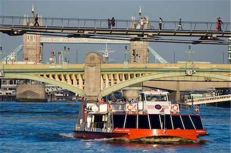 simsearch:841-02704114,k - Bridges over the River Thames, London, England, United Kingdom, Europe Foto de stock - Con derechos protegidos, Código: 841-02919196