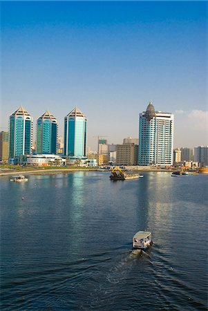 sharjah - Skyline de la crique de Sharjah, Sharjah, Émirats Arabes Unis (E.A.U.), Moyen-Orient Photographie de stock - Rights-Managed, Code: 841-02919339