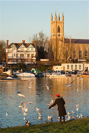 Hampton church and River Thames, Surrey, England, United Kingdom, Europe Foto de stock - Con derechos protegidos, Código: 841-02919378
