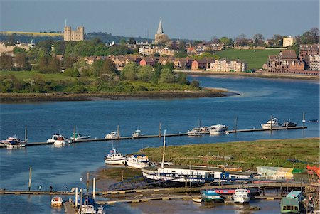 simsearch:841-02915098,k - Rochester vus de la Medway, Rochester, Kent, Angleterre, Royaume-Uni, Europe Photographie de stock - Rights-Managed, Code: 841-02919447