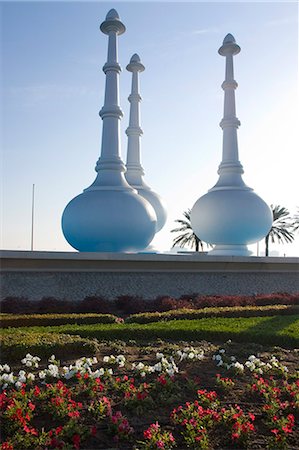 doha qatar city pictures - Parfum flacon monument, Doha, Qatar, Moyen-Orient Photographie de stock - Rights-Managed, Code: 841-02919553