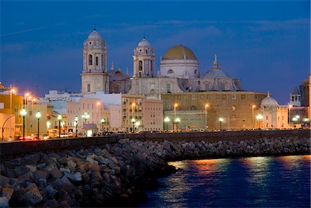 Cathedral waterfront dusk, Cadiz, Andalucia, Spain, Europe Foto de stock - Con derechos protegidos, Código: 841-02919653