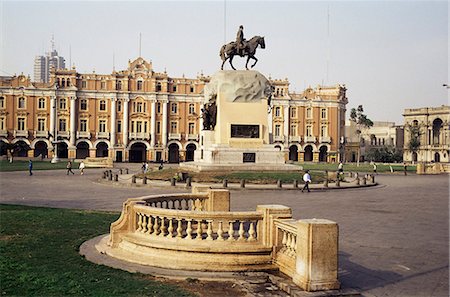 Place Saint-Martin, Lima (Pérou), en Amérique du Sud Photographie de stock - Rights-Managed, Code: 841-02919681