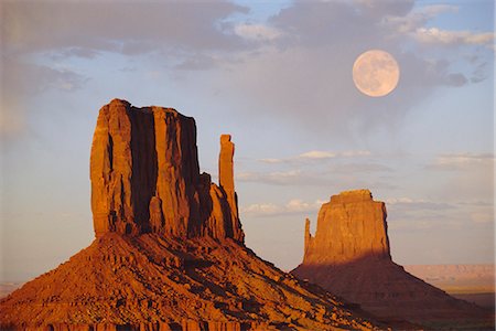 distance clear view - Mitten Butte Rocks, Monument Valley, Arizona, United States of America Stock Photo - Rights-Managed, Code: 841-02919971