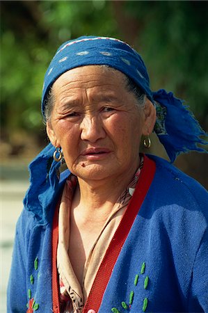 simsearch:841-02917019,k - Portrait of a woman, the wife of a Kirghiz farmer, Otoraigur, near Balikchi, Kyrgyzstan, Central Asia, Asia Fotografie stock - Rights-Managed, Codice: 841-02924134