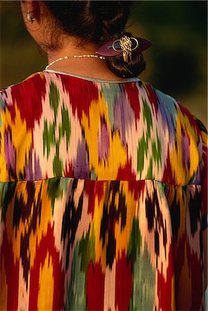 simsearch:841-02924188,k - Robe de fille en soie arc-en-ciel traditionnel, Boukhara, Ouzbékistan, Asie centrale, Asie Photographie de stock - Rights-Managed, Code: 841-02924189