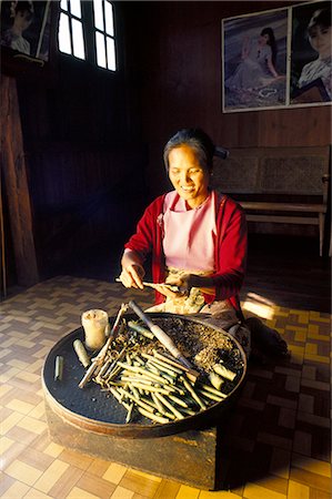 Local Intha cheroot-maker, Inle Lake, Myanmar (Burma), Asia Fotografie stock - Rights-Managed, Codice: 841-02924283