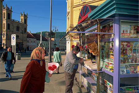 eslovaquia - Newspaper booth, Banska Bystrica, Slovakia, Europe Foto de stock - Con derechos protegidos, Código: 841-02924339