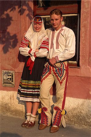 slovaquie - Couple en costume folklorique traditionnelle slovaque, Kezmarok, Slovaquie, Europe Photographie de stock - Rights-Managed, Code: 841-02924357