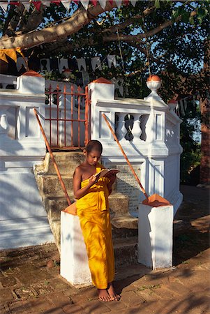 standing buddhist monk - Novice Buddhist monk studying, Aukana Monastery, Sri Lanka, Asia Stock Photo - Rights-Managed, Code: 841-02924507