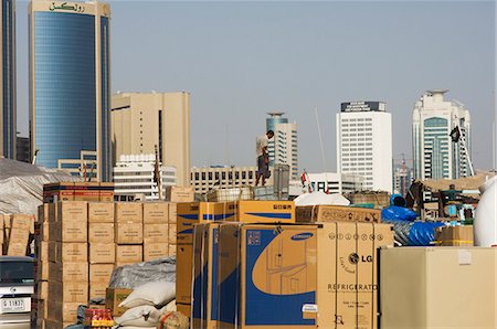 dubai creek - Marchandises sur le quai de la mise à quai boutre en attente d'expédition en boutre dans tout le Moyen-Orient, l'Inde et l'Asie, la crique de Dubaï, Dubai, Émirats Arabes Unis, Moyen-Orient Photographie de stock - Rights-Managed, Code: 841-02924651