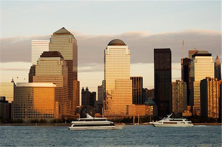 simsearch:841-03035411,k - World Financial Center buildings and Lower Manhattan skyline across the Hudson River, New York City, New York, United States of America, North America Foto de stock - Con derechos protegidos, Código: 841-02924849