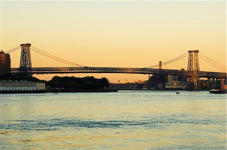 ponte williamsburg - Williamsburg Bridge and the East River, New York City, New York, United States of America, North America Foto de stock - Direito Controlado, Número: 841-02924897