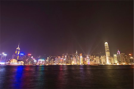 simsearch:841-02916335,k - Spectacle de lumière sur l'île de Hong Kong skyline, Hong Kong, Chine, Asie Photographie de stock - Rights-Managed, Code: 841-02924925