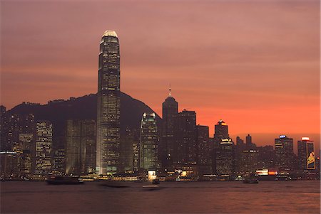 Zwei IFC Building und Central, Hong Kong Island Skyline bei Sonnenuntergang, Hong Kong, China, Asien Stockbilder - Lizenzpflichtiges, Bildnummer: 841-02924923