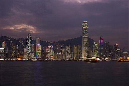 simsearch:841-02717306,k - Skyline de l'île de Hong Kong à la tombée de la nuit, Hong Kong, Chine, Asie Photographie de stock - Rights-Managed, Code: 841-02924949