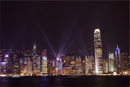 simsearch:841-02717306,k - Soirée son et lumière montrent sur l'île de Hong Kong skyline, Hong Kong, Chine, Asie Photographie de stock - Rights-Managed, Code: 841-02924953