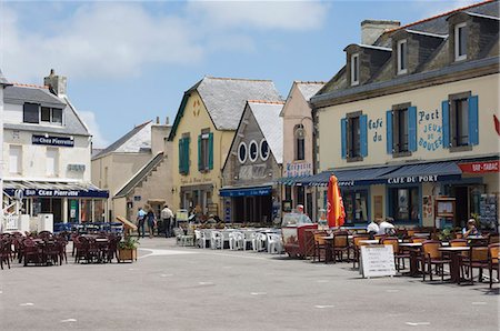 french cafe, people - The pretty peninsula village of Ile Tudy near Loctudy, Southern Finistere, Brittany, France, Europe Foto de stock - Con derechos protegidos, Código: 841-02924984