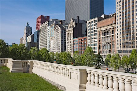 North Michigan Avenue by Millennium Park, Chicago, Illinois, United States of America, North America Foto de stock - Con derechos protegidos, Código: 841-02925039