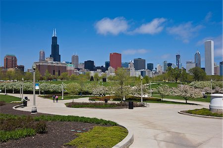 people illinois - Museum Campus, Grant Park and the South Loop city skyline, Chicago, Illinois, United States of America, North America Stock Photo - Rights-Managed, Code: 841-02925070