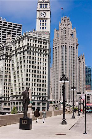The Wrigley Building and Tribune Tower, North Michigan Avenue, the Magnificent Mile, Chicago, Illinois, United States of America, North America Foto de stock - Con derechos protegidos, Código: 841-02925128