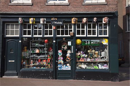 Curiosity shop in Jordaan district, Amsterdam, Netherlands, Europe Stock Photo - Rights-Managed, Code: 841-02925253