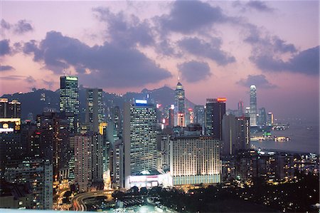 simsearch:841-02709888,k - Skyline de l'île de Hong Kong, Causeway Bay, dans la soirée, Hong Kong, Chine, Asie Photographie de stock - Rights-Managed, Code: 841-02925354