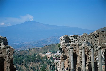 simsearch:841-02710139,k - Greek theatre and Mount Etna, Taormina, Sicily, Italy, Europe Stock Photo - Rights-Managed, Code: 841-02925815