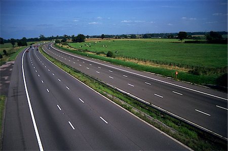 L'autoroute M4 traverse la campagne à Burton, Avon, Angleterre, Royaume-Uni, Europe Photographie de stock - Rights-Managed, Code: 841-02920061
