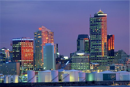 Wynyard Wharf and city skyline at dusk, Auckland, North Island, New Zealand, Pacific Foto de stock - Direito Controlado, Número: 841-02920123