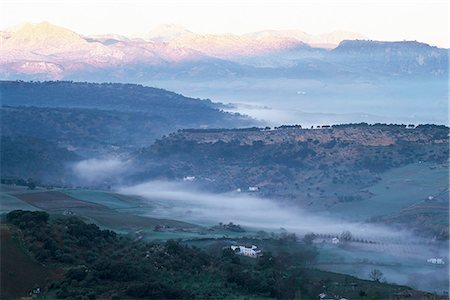 simsearch:841-02919303,k - Tout d'abord la lumière sur la Serrania de Ronda, avec la brume dans la vallée, Ronda, Malaga, Andalousie, Espagne, Europe Photographie de stock - Rights-Managed, Code: 841-02920460