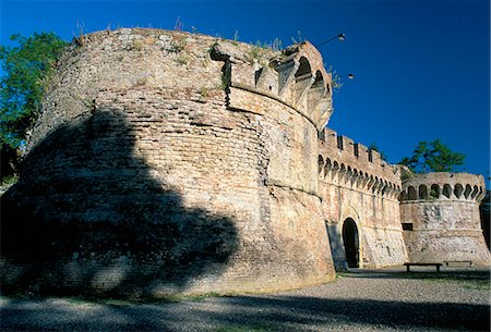 Fortified gate into the old town, Colle di Val d'Elsa, Tuscany, Italy, Europe Foto de stock - Con derechos protegidos, Código: 841-02920535
