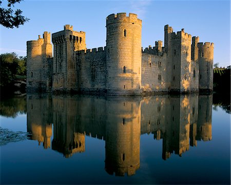 preceding - Bodiam castle reflected in moat, Bodiam, East Sussex, England, United Kingdom, Europe Stock Photo - Rights-Managed, Code: 841-02920596