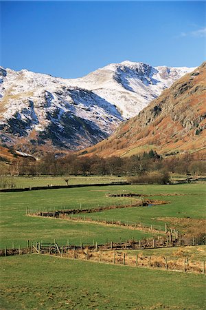 simsearch:841-02943873,k - View across fields to valley head in winter, Great Langdale, Lake District National Park, Cumbria, England, United Kingdom (U.K.), Europe Foto de stock - Con derechos protegidos, Código: 841-02920694