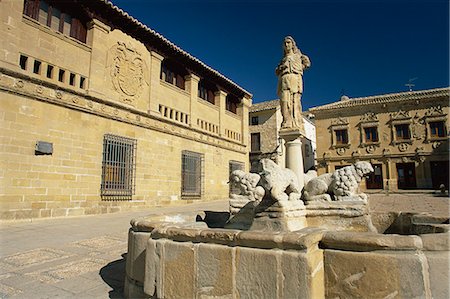 Fuente de los Leones (fountain of the lions) in Plaza del Populo (Plaza de los Leones), Baeza, Jaen, Andalucia (Andalusia), Spain, Europe Foto de stock - Con derechos protegidos, Código: 841-02920784
